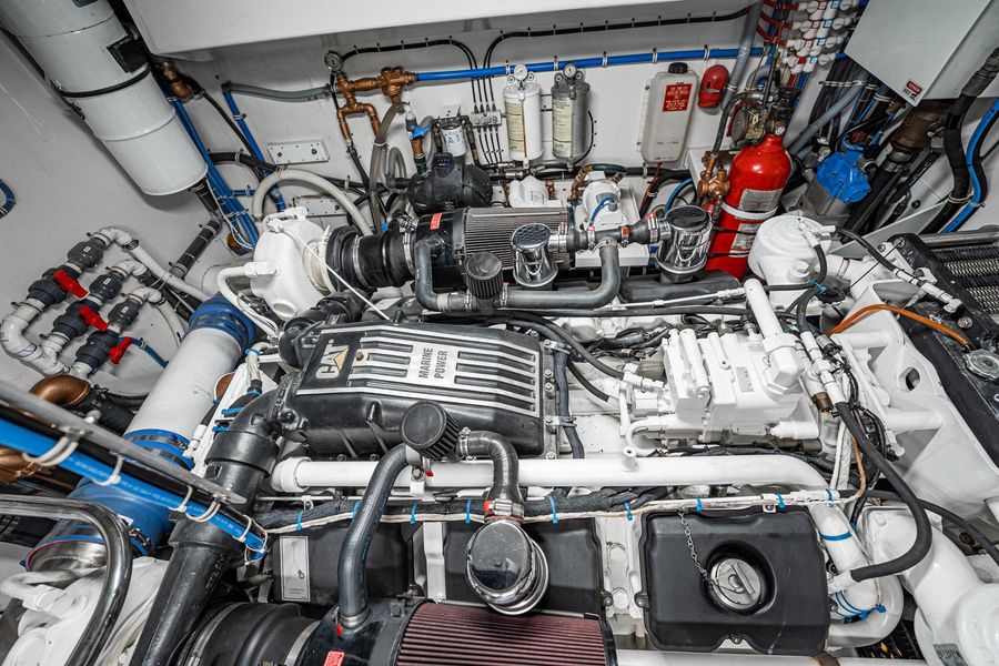 2001 Hatteras 75 Cockpit Motor Yacht