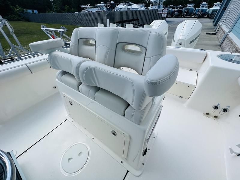 2022 Sea Born LX 26