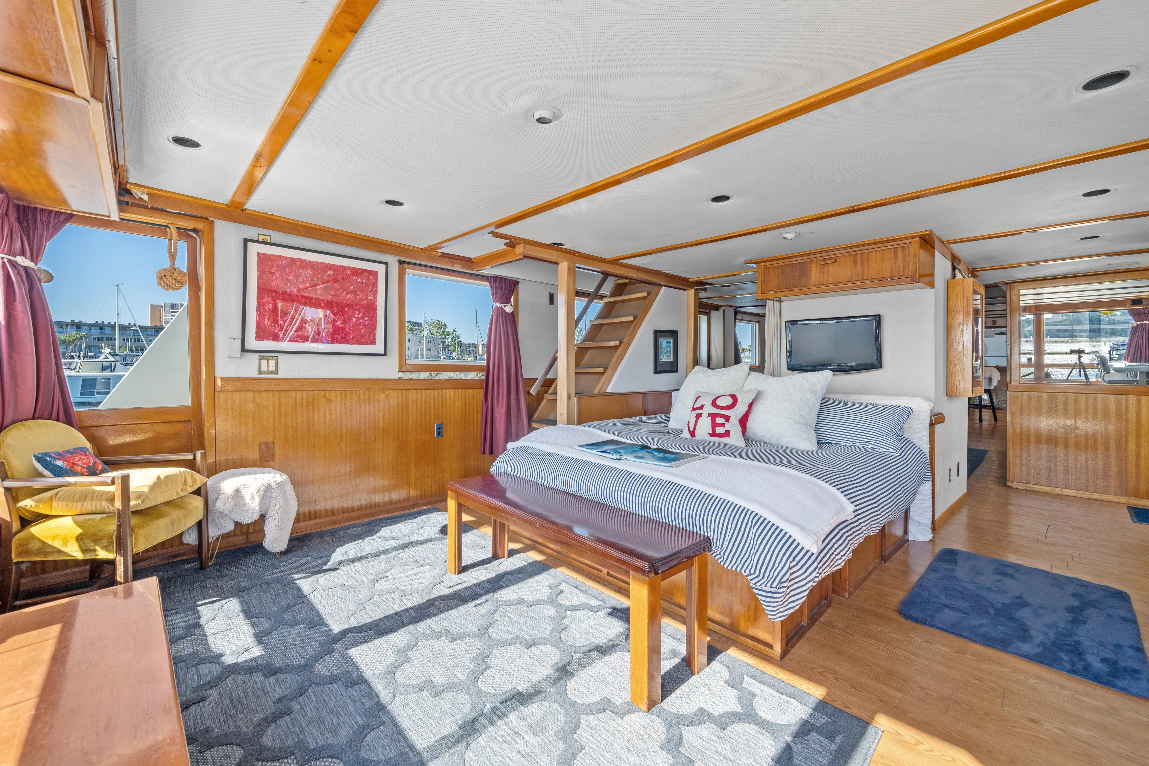 Ev Discovery / "conqueror" Yacht Photos Pics 