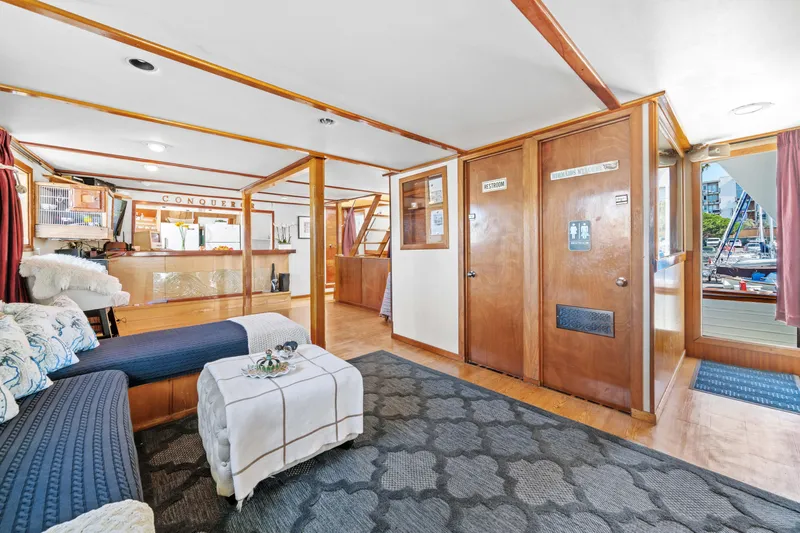 Ev Discovery / "conqueror" Yacht Photos Pics 