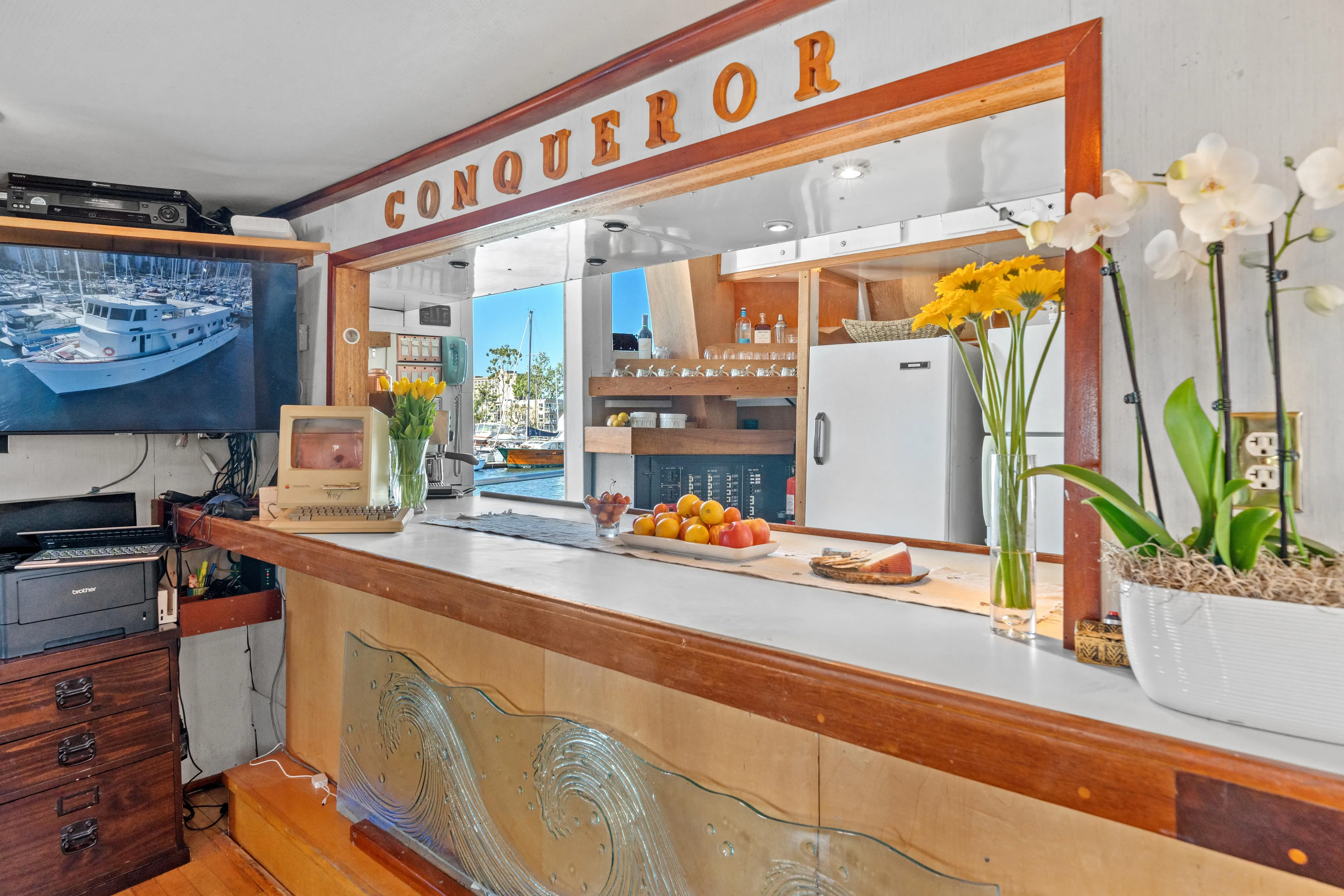 Ev Discovery / "conqueror" Yacht Photos Pics 