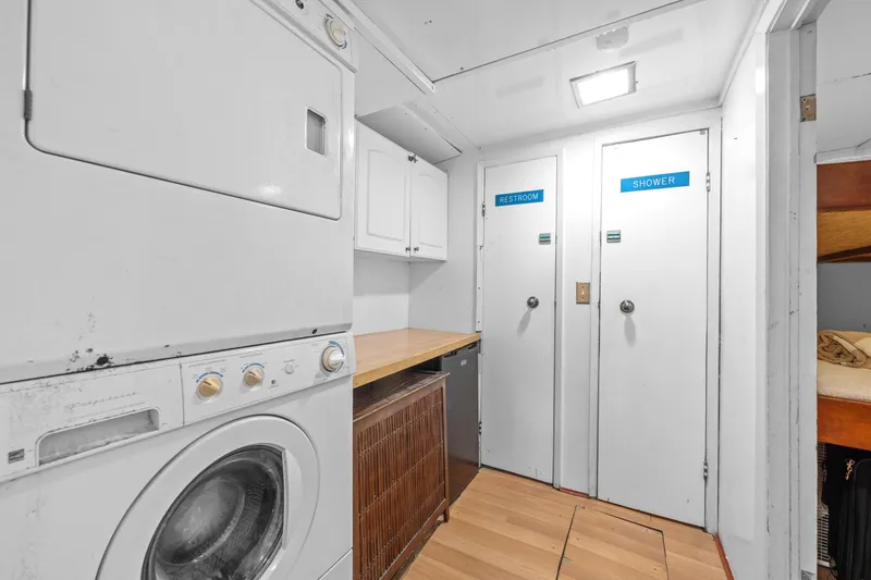 Ev Discovery / "conqueror" Yacht Photos Pics 