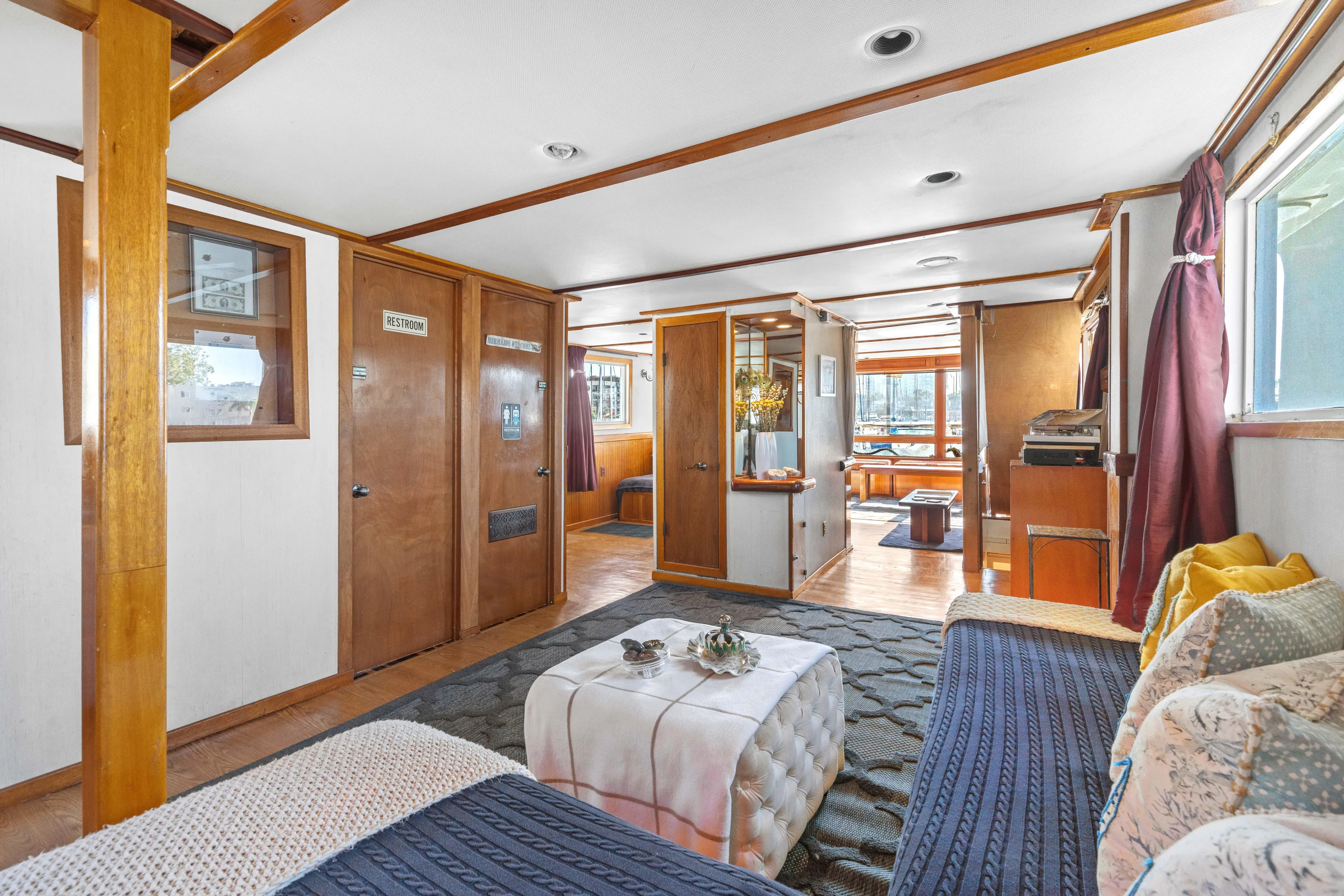 Ev Discovery / "conqueror" Yacht Photos Pics 