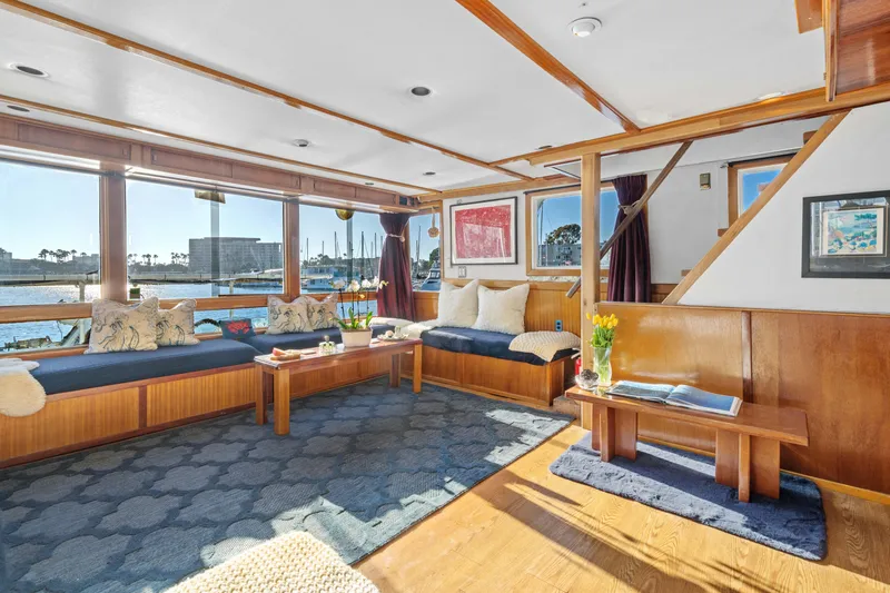 Ev Discovery / "conqueror" Yacht Photos Pics 