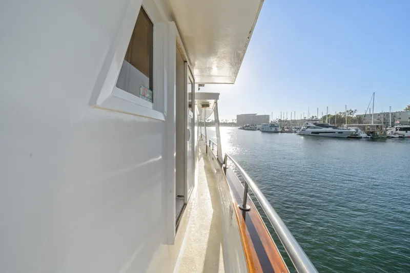 Ev Discovery / "conqueror" Yacht Photos Pics 