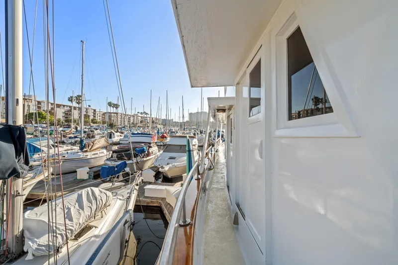 Ev Discovery / "conqueror" Yacht Photos Pics 