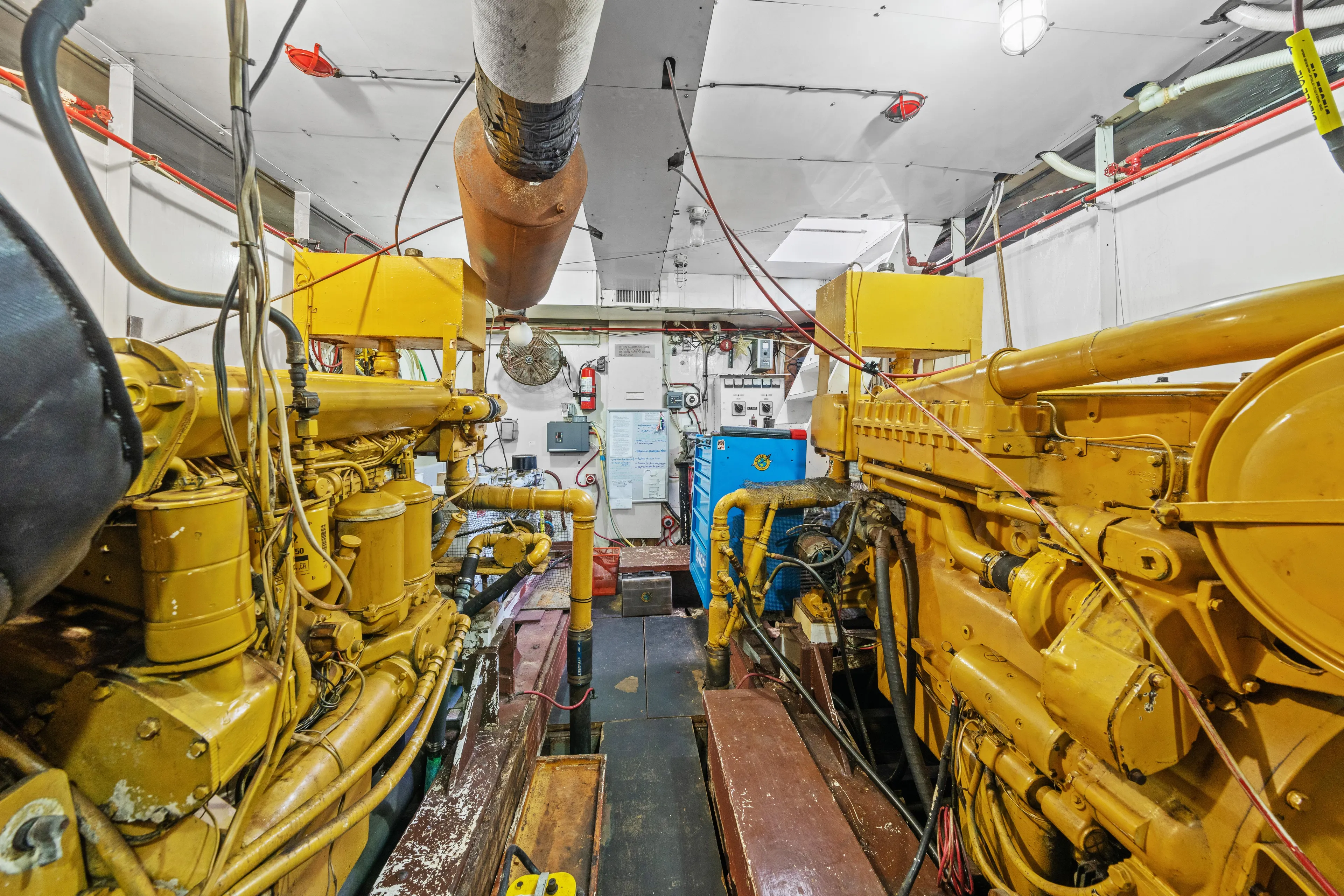 Ev Discovery / "conqueror" Yacht Photos Pics 