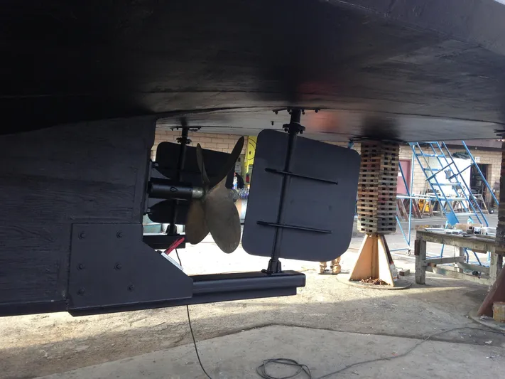 Ev Discovery / "conqueror" Yacht Photos Pics 