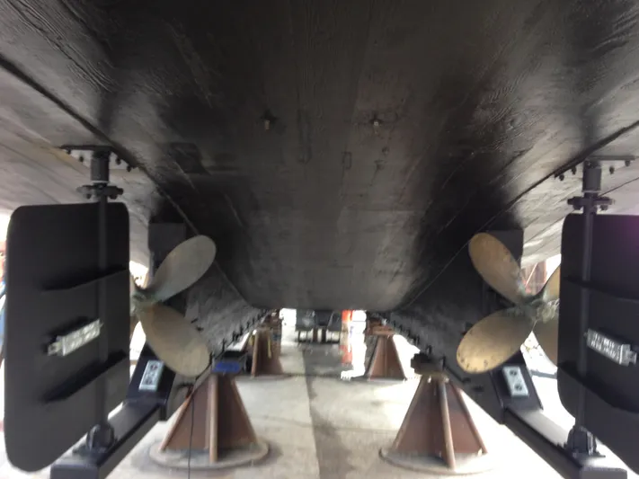 Ev Discovery / "conqueror" Yacht Photos Pics 