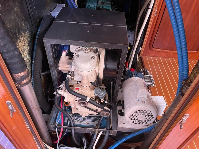 2003 Bavaria OCEAN 44 Center Cockpit