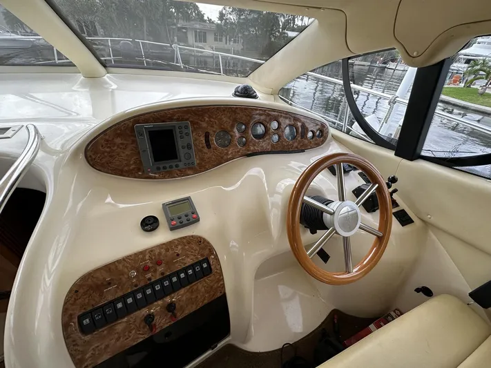 42 Azimut Fly Yacht Photos Pics 