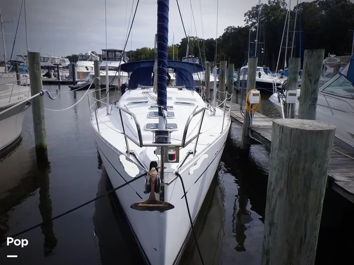  Yacht Photos Pics 2003 Beneteau Oceanis 393 for sale in Essex, MD