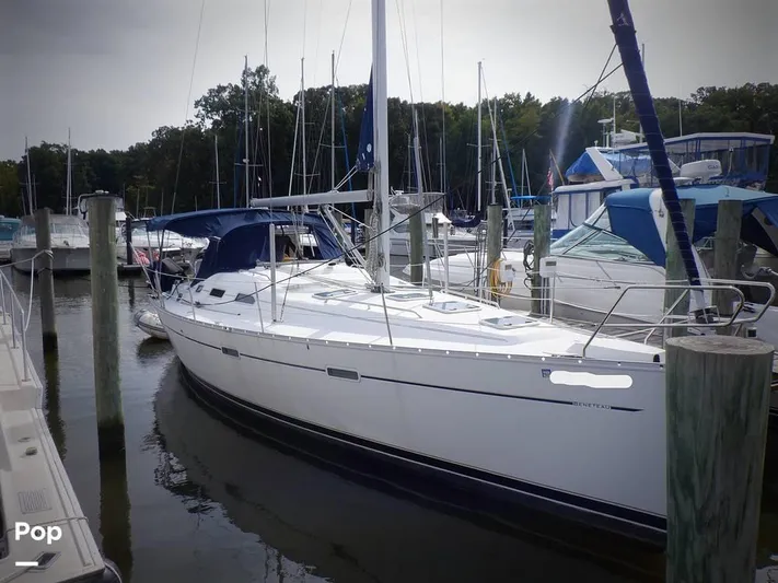  Yacht Photos Pics 2003 Beneteau Oceanis 393 for sale in Essex, MD