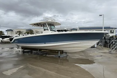 Boston Whaler 330 Outrage