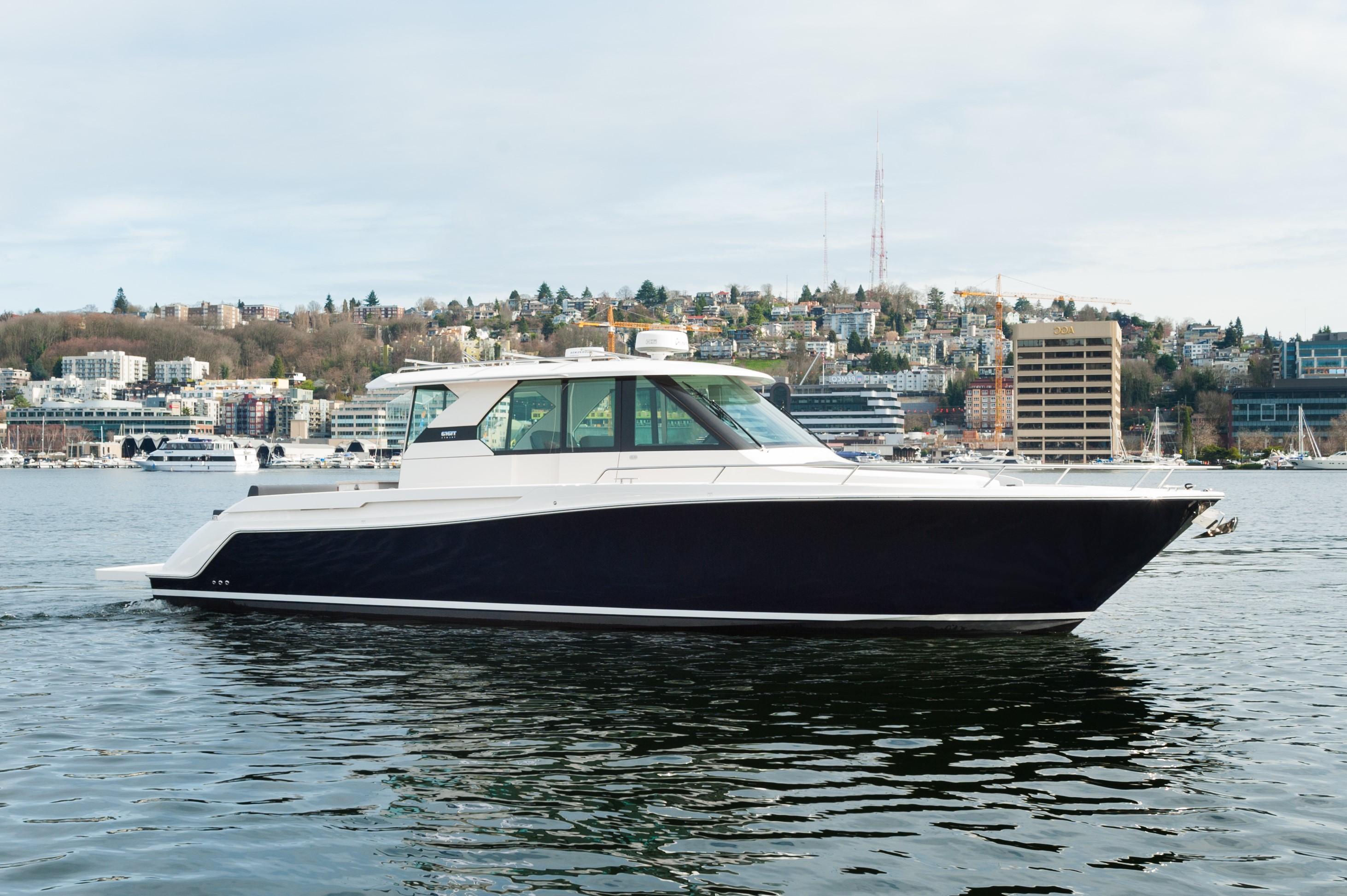 2016 tiara yachts q44