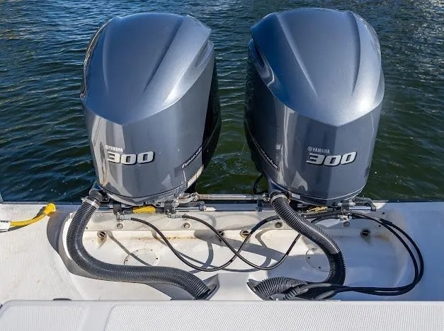  Yacht Photos Pics Twin Yamaha 300 outboard engines on a 2010 Edgewater 318CC boat.