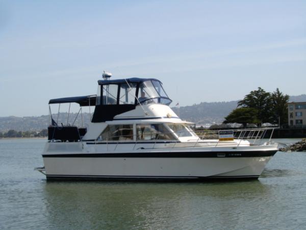 1975 Uniflite Aft Cabin