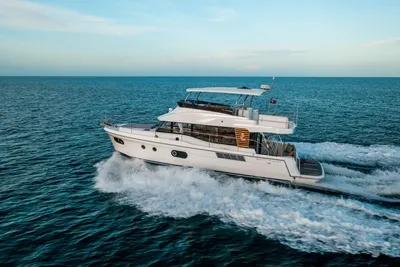 2025 Beneteau Swift Trawler 48
