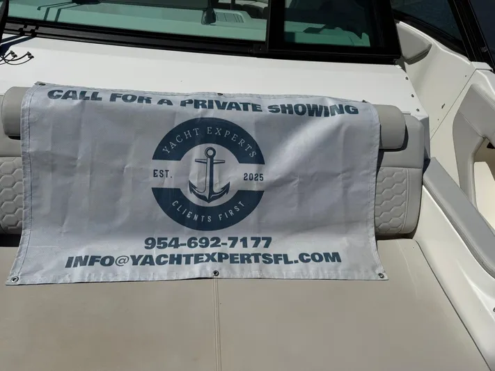  Yacht Photos Pics 2022 Sea Ray Sundancer 320 Outboard with Yacht Experts banner for private showing.