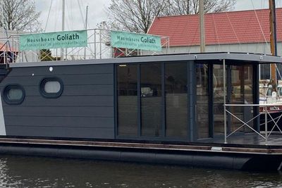 2022 Campi 400 Houseboat