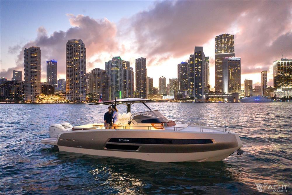 2025 Invictus GT370S