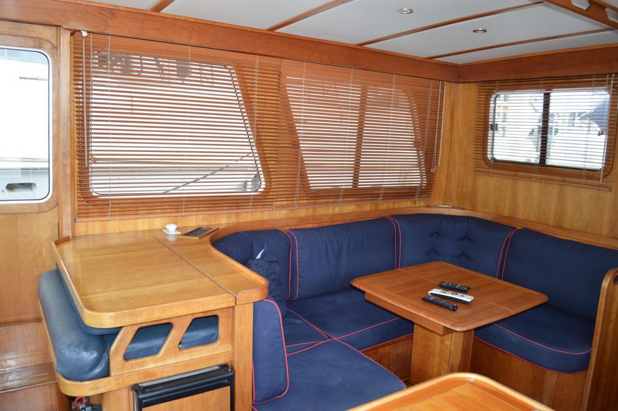 2002 Sabreline 47 Aft Cabin