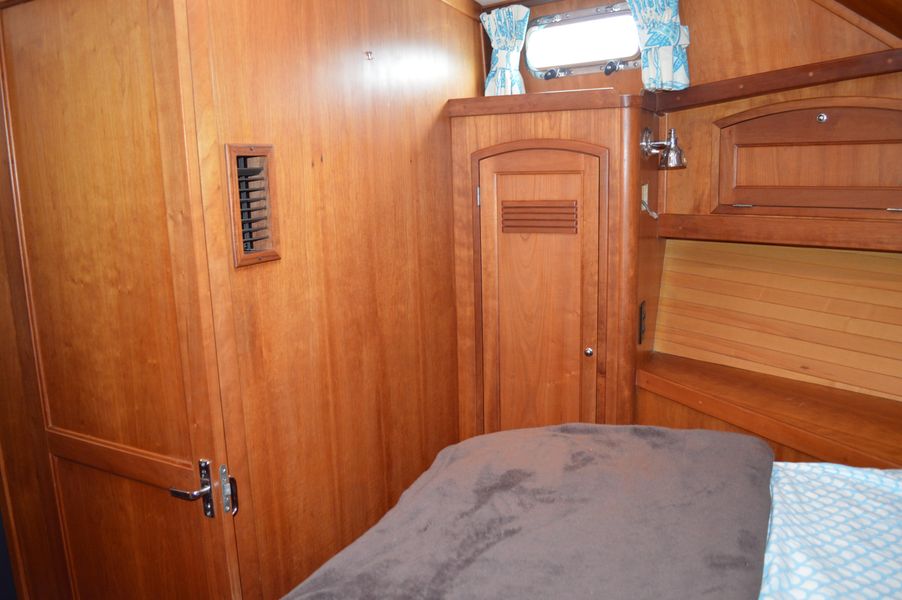 2002 Sabreline 47 Aft Cabin