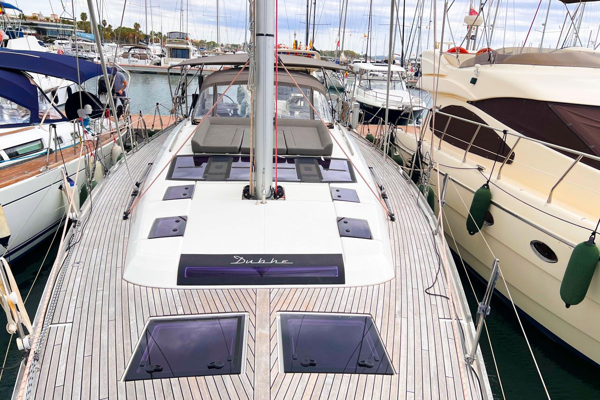 2018 Dufour 49 