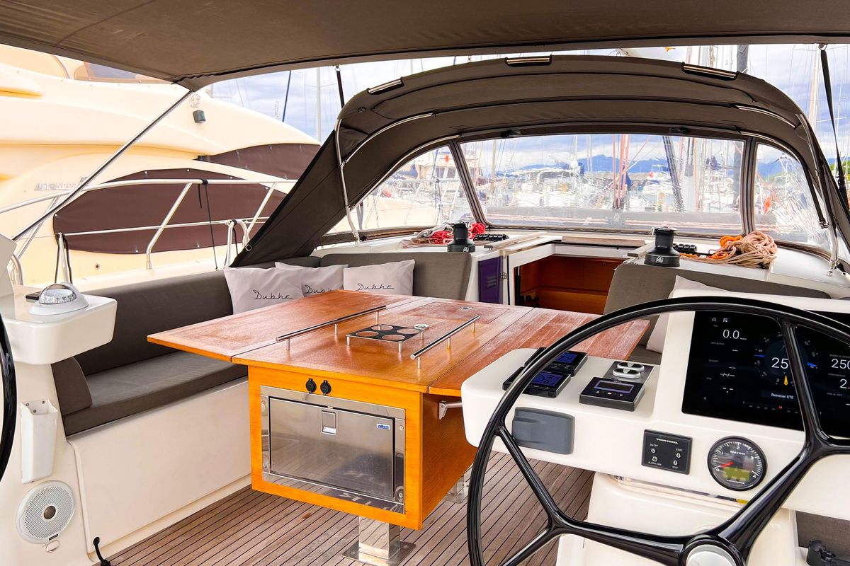 2018 Dufour 49 