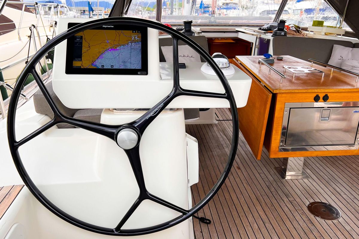 2018 Dufour 49 