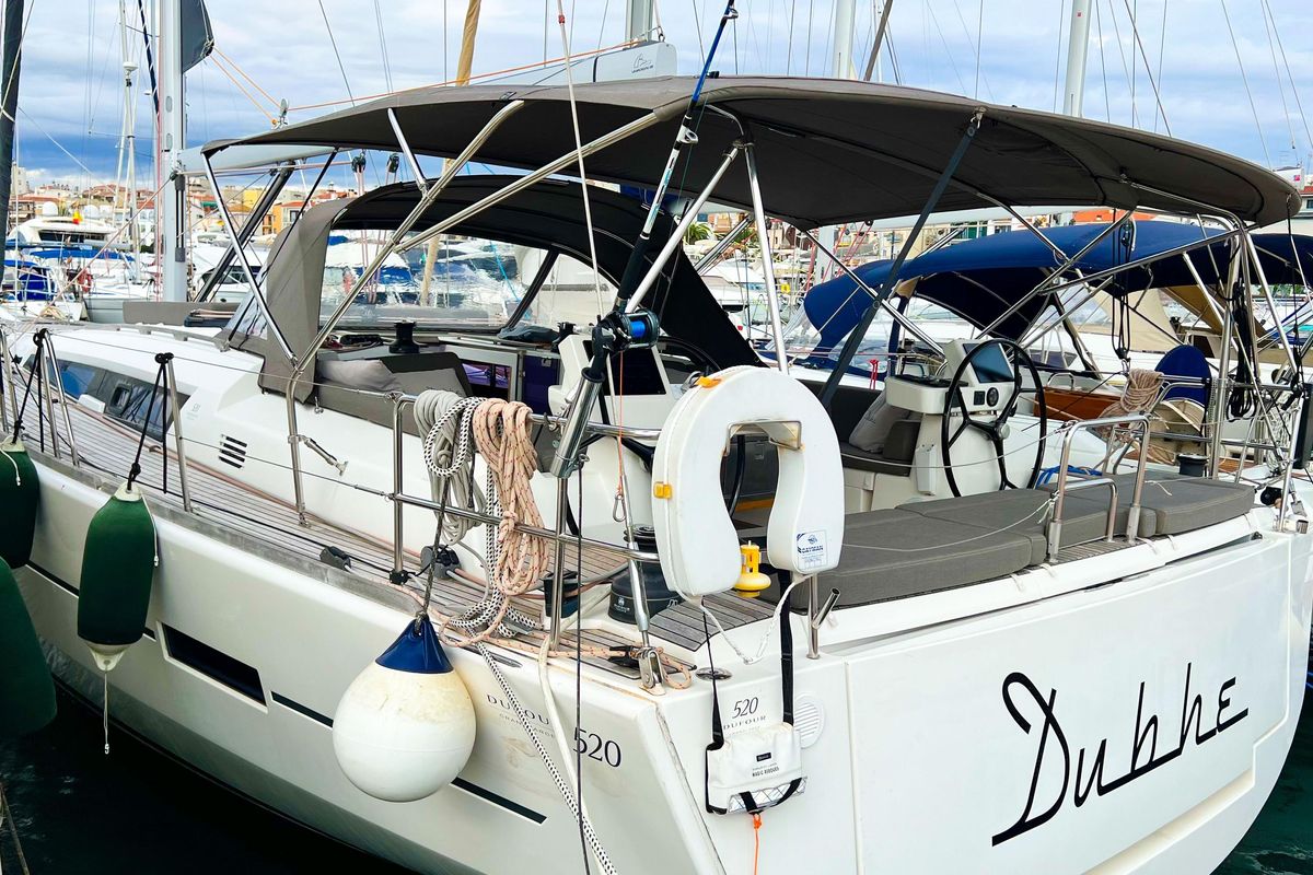 2018 Dufour 49 