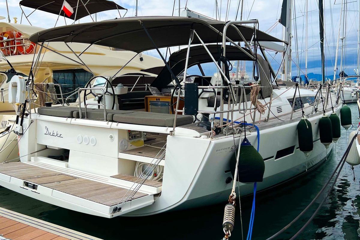 2018 Dufour 49 