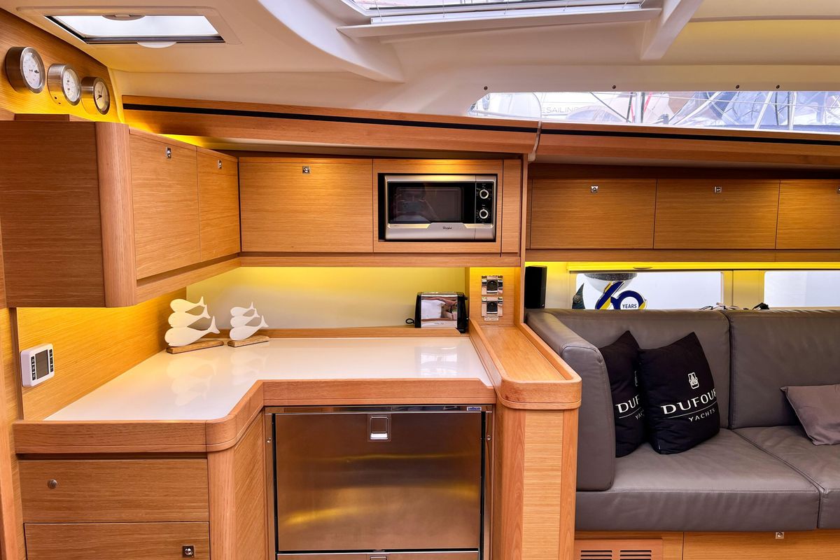 2018 Dufour 49 