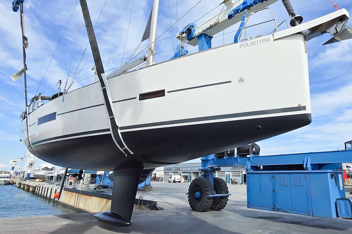 2018 Dufour 49 