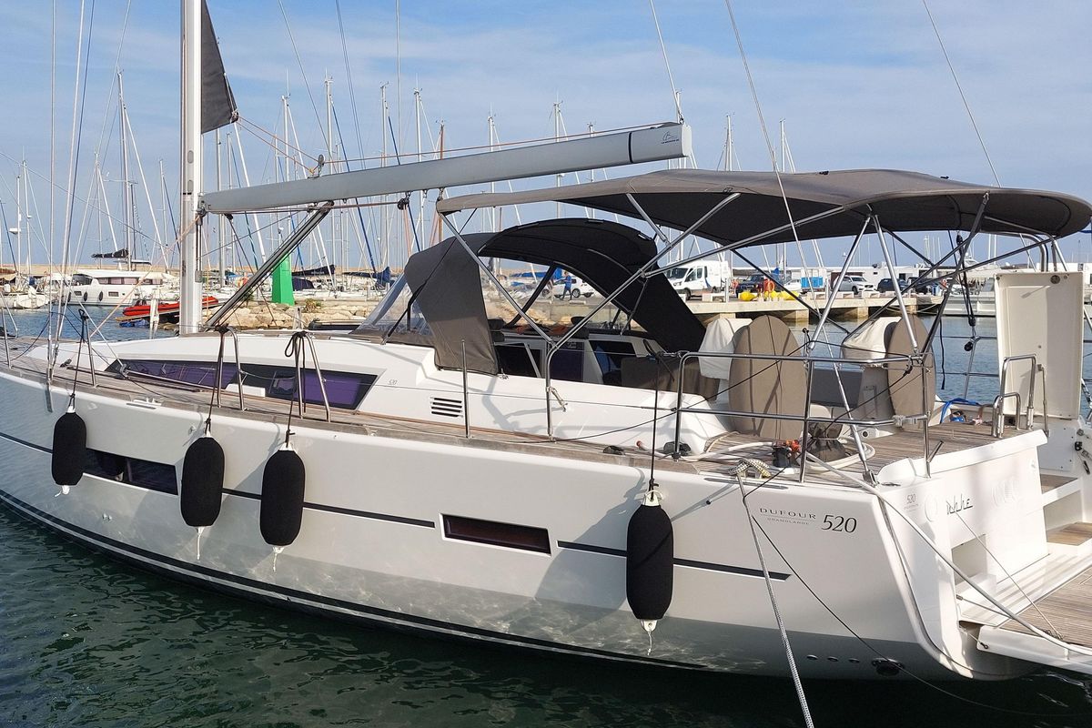2018 Dufour 49 