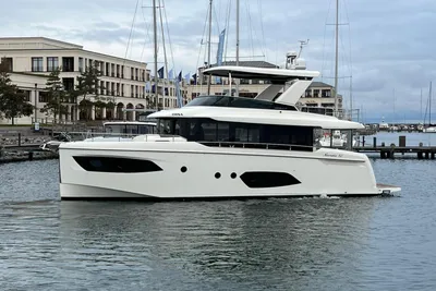 2021 Absolute 52 Navetta