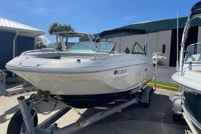Sea Ray SDX 270