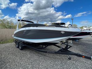 Four Winns HD 270