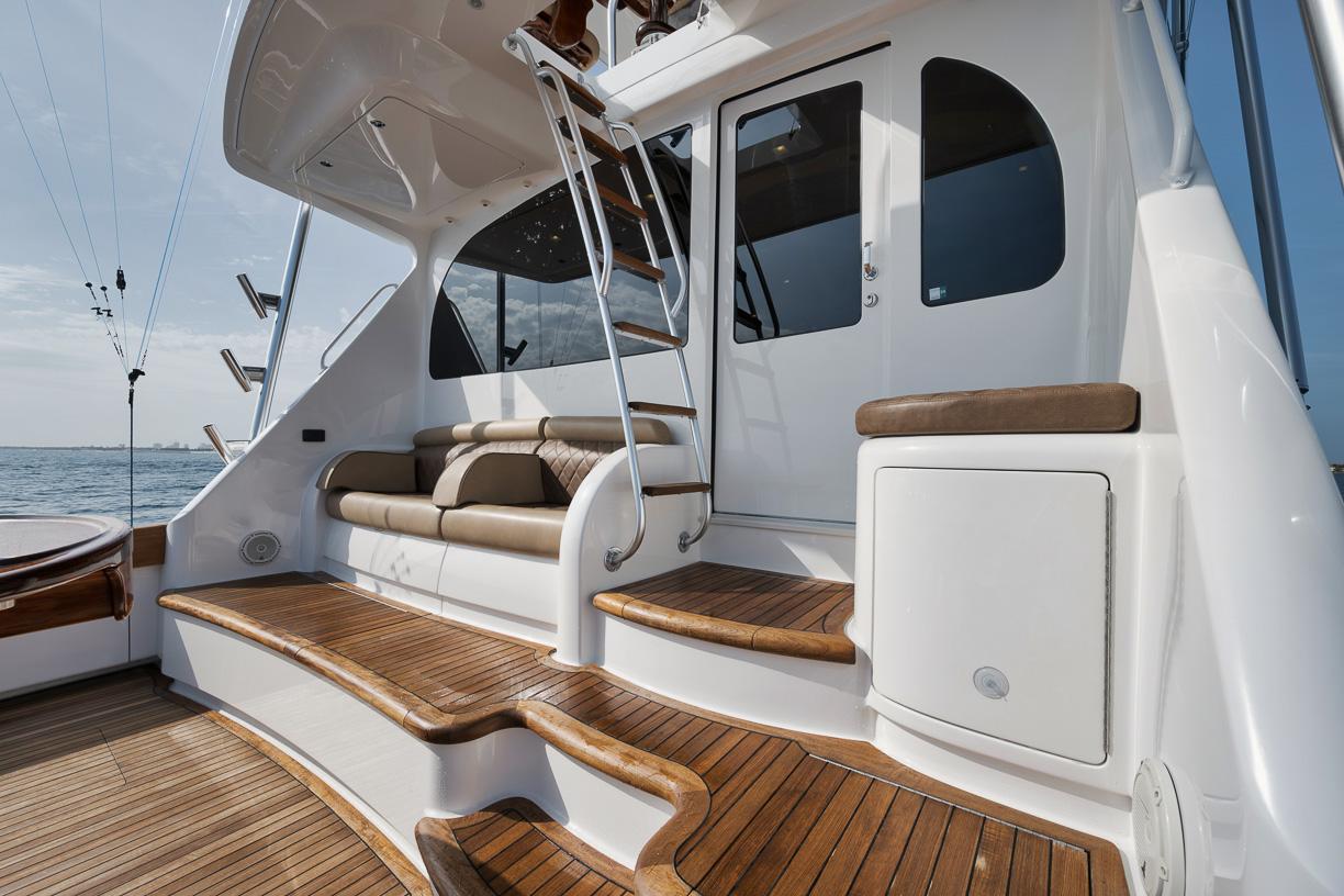 Yacht Photo 37