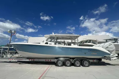 Everglades 435 Center Console