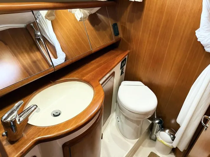  Yacht Photos Pics Foto_Cantieri_Estensi_360_Goldstar_20.jpeg