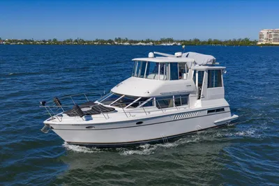 1998 Carver 455 Aft Cabin Motor Yacht
