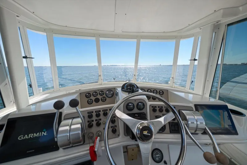 Cape San Blas Inn Yacht Photos Pics Cockpit view of 1998 Carver 455 Aft Cabin Motor Yacht with Garmin navigation.