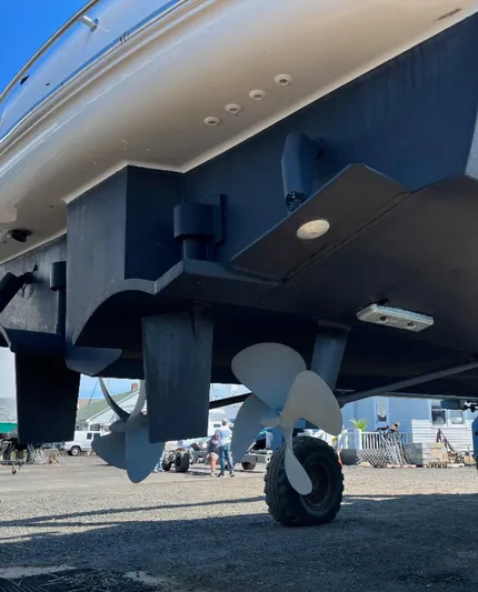  Yacht Photos Pics 2003 Sealine F425 boat hull and propeller in a shipyard.