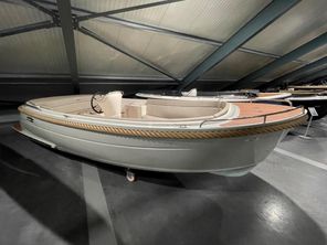 2023 Primeur 715 tender