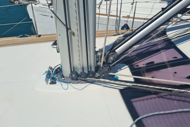  Yacht Photos Pics Deck view of 2009 Jeanneau Sun Odyssey 50 DS sailboat with rigging details.