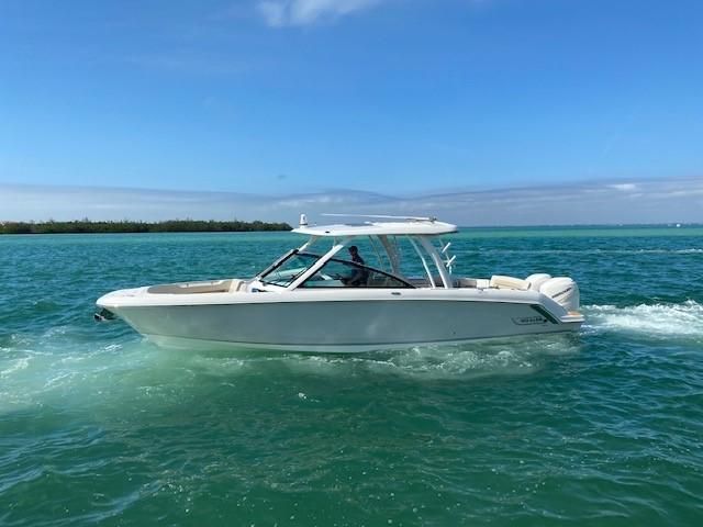 2020 Boston Whaler 320 Vantage
