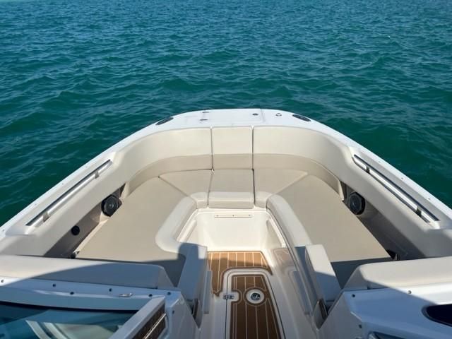 2020 Boston Whaler 320 Vantage