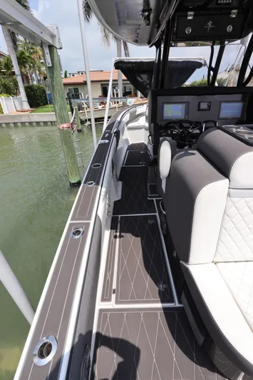  Yacht Photos Pics 2019 Statement 350 Open boat with modern interior and advanced navigation systems.
