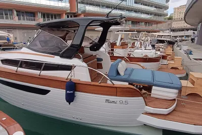 2025 Mimi Libeccio 9.5 cabin
